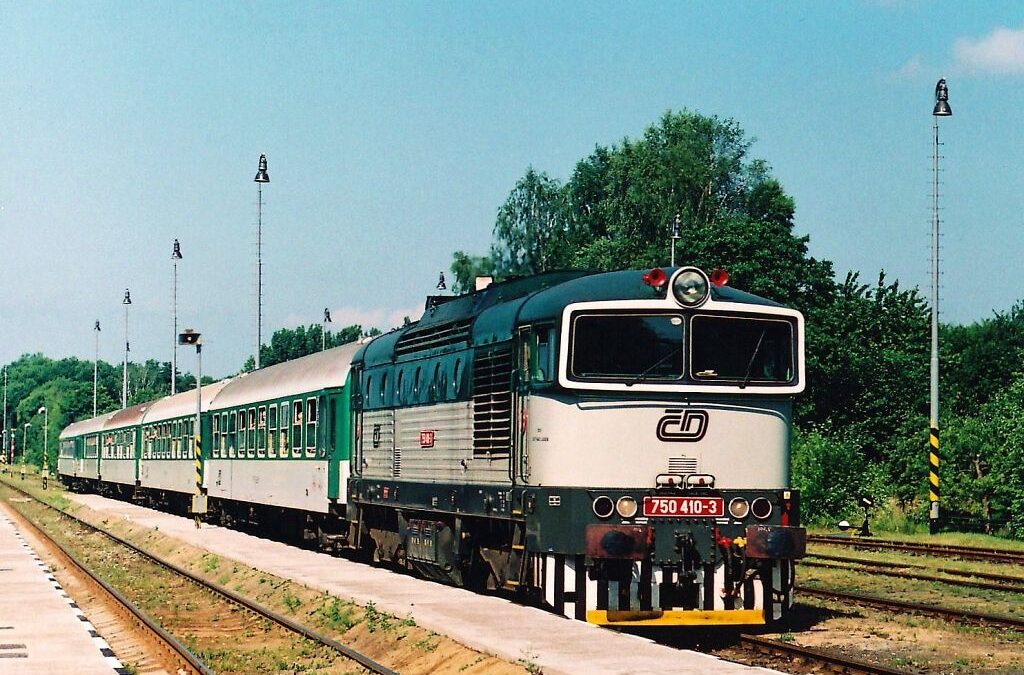 Děčínský brejlovec 750.409 a 410 jako prototypové stroje osobní i nákladní vozby